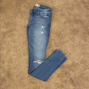 Hollister Ripped Jegging Pant SIZE 0